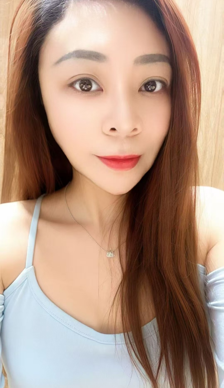 爆乳辣妹小可爱