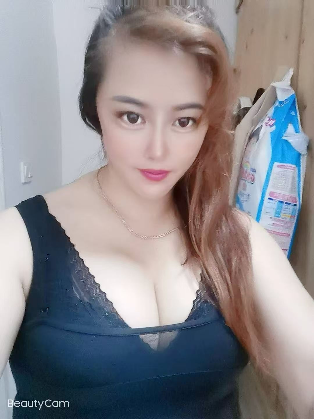 镇平的小少妇吹拉弹唱