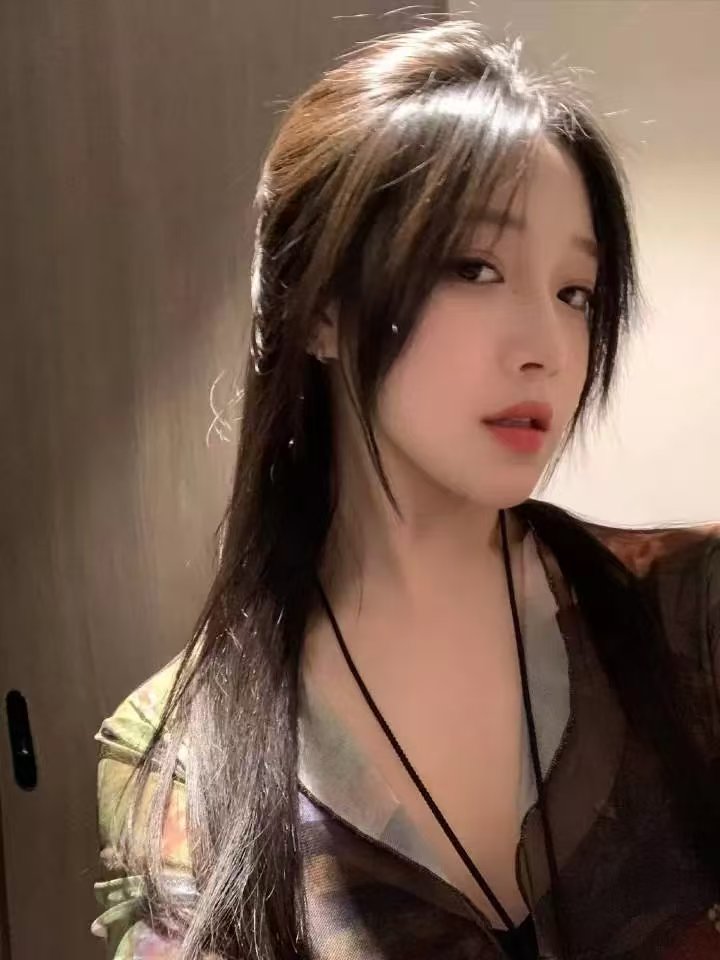兼职美腿嫩妹林佳西