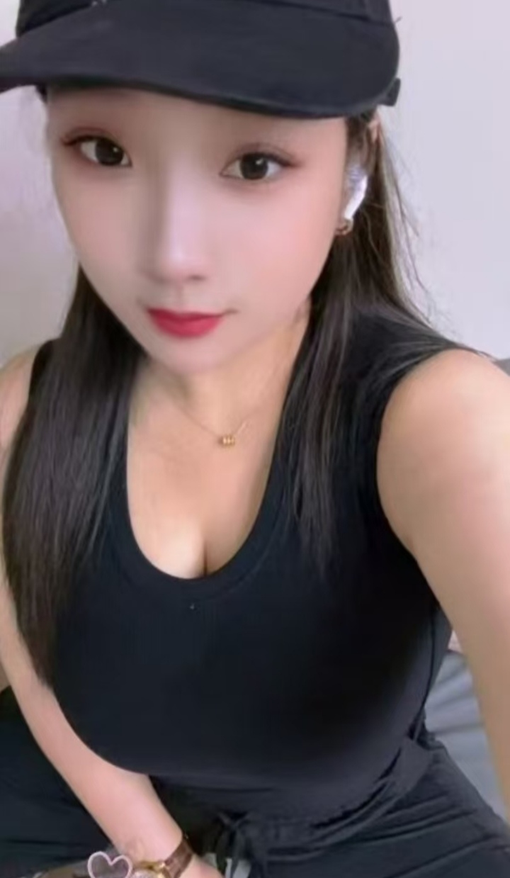 白嫩大波妹媛媛