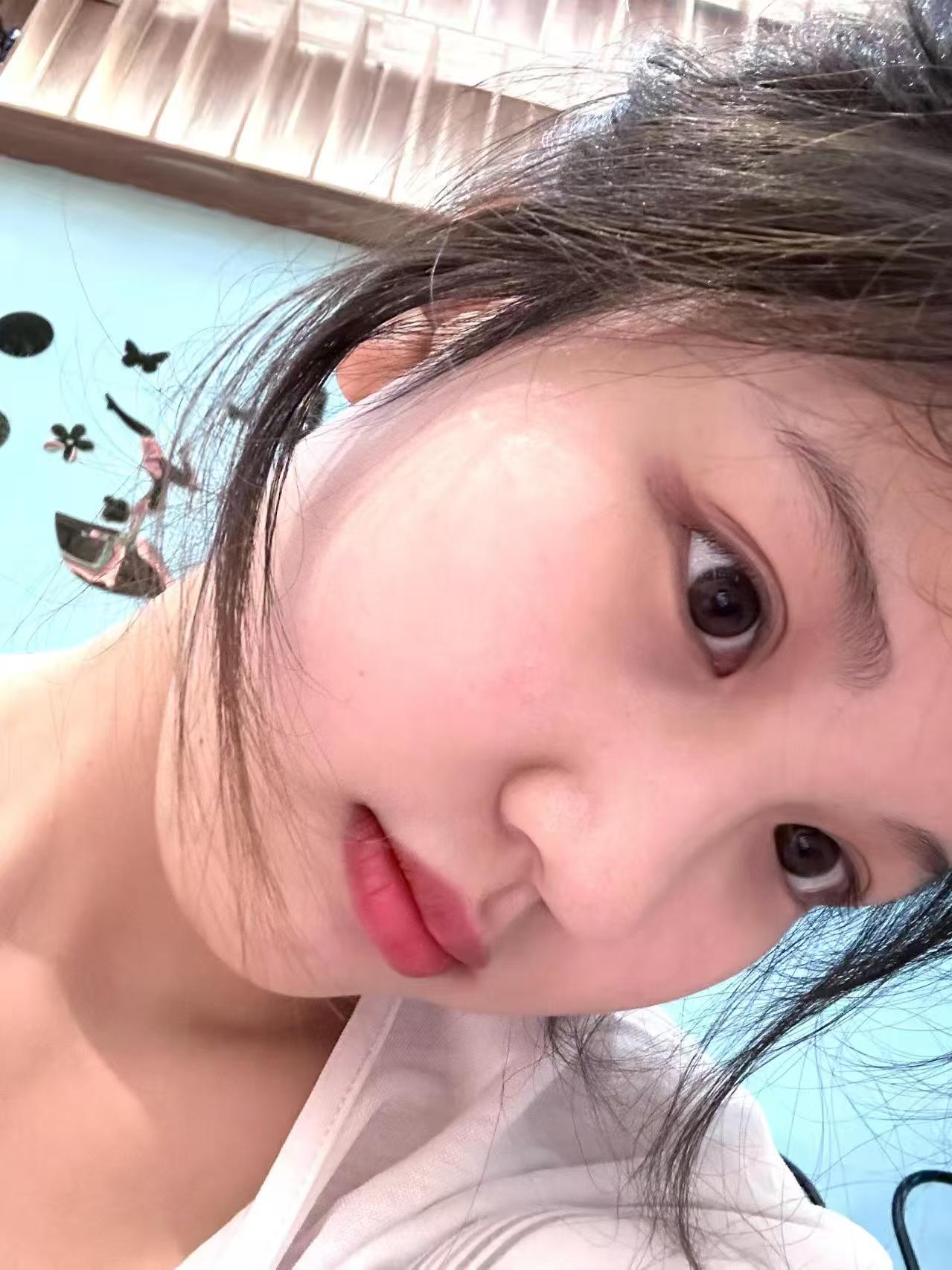 身材苗条的雅儿