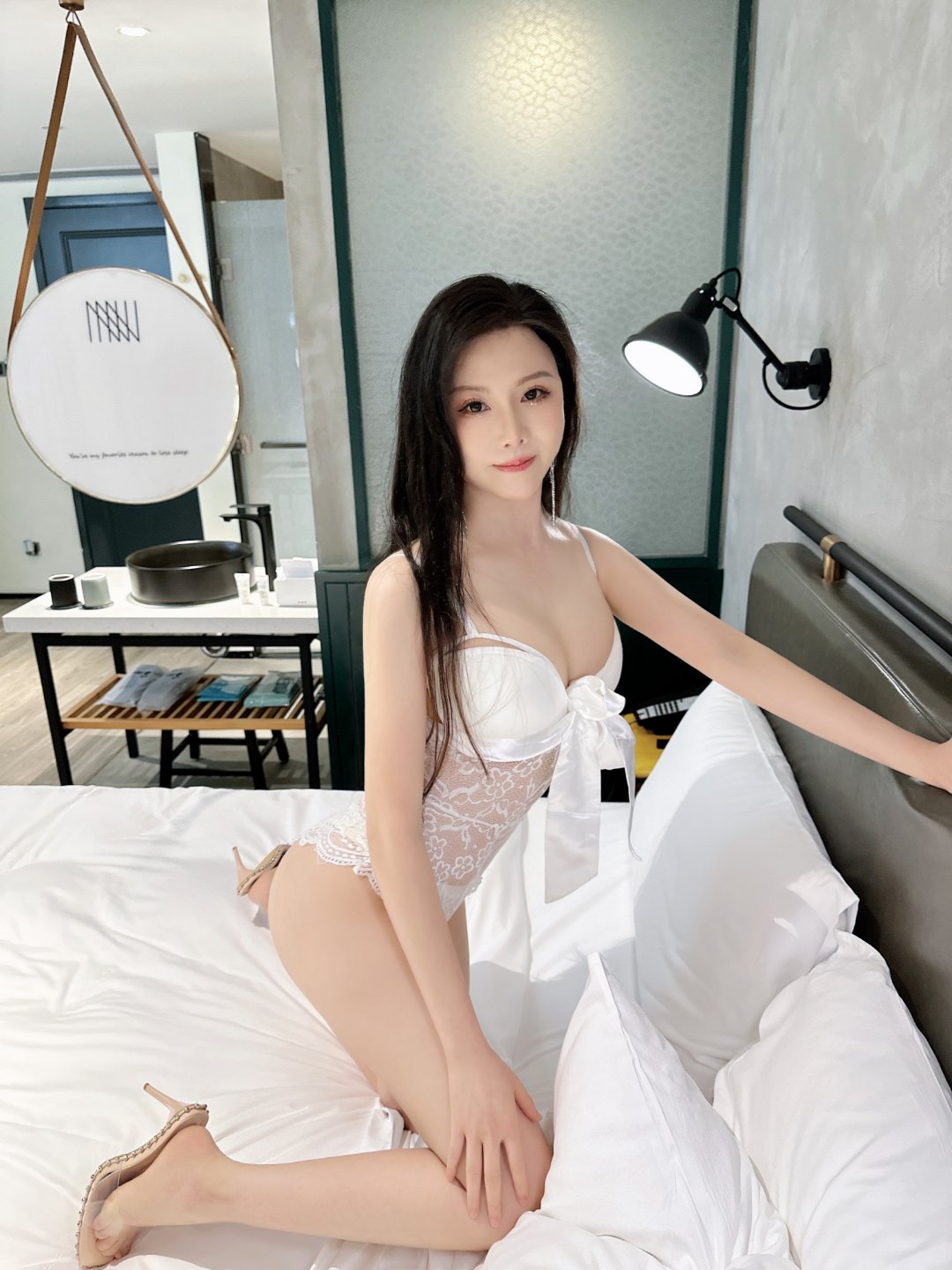 海珠东晓南 小雨 特色抓龙筋理疗水床