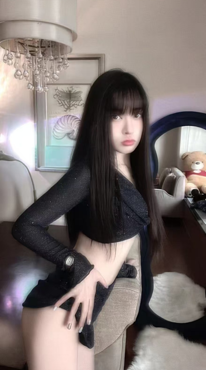 渝中美腿尤物小美