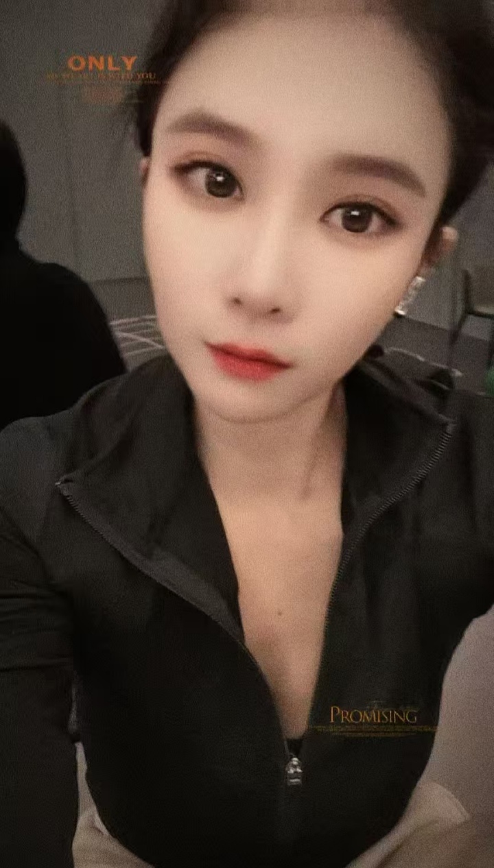 美艳轻熟女饼干