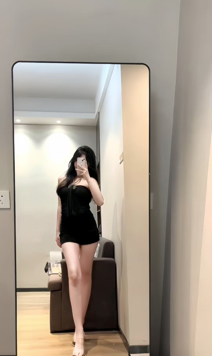 极品身材辣妹小勤