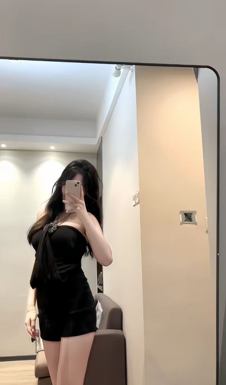 极品身材辣妹小勤