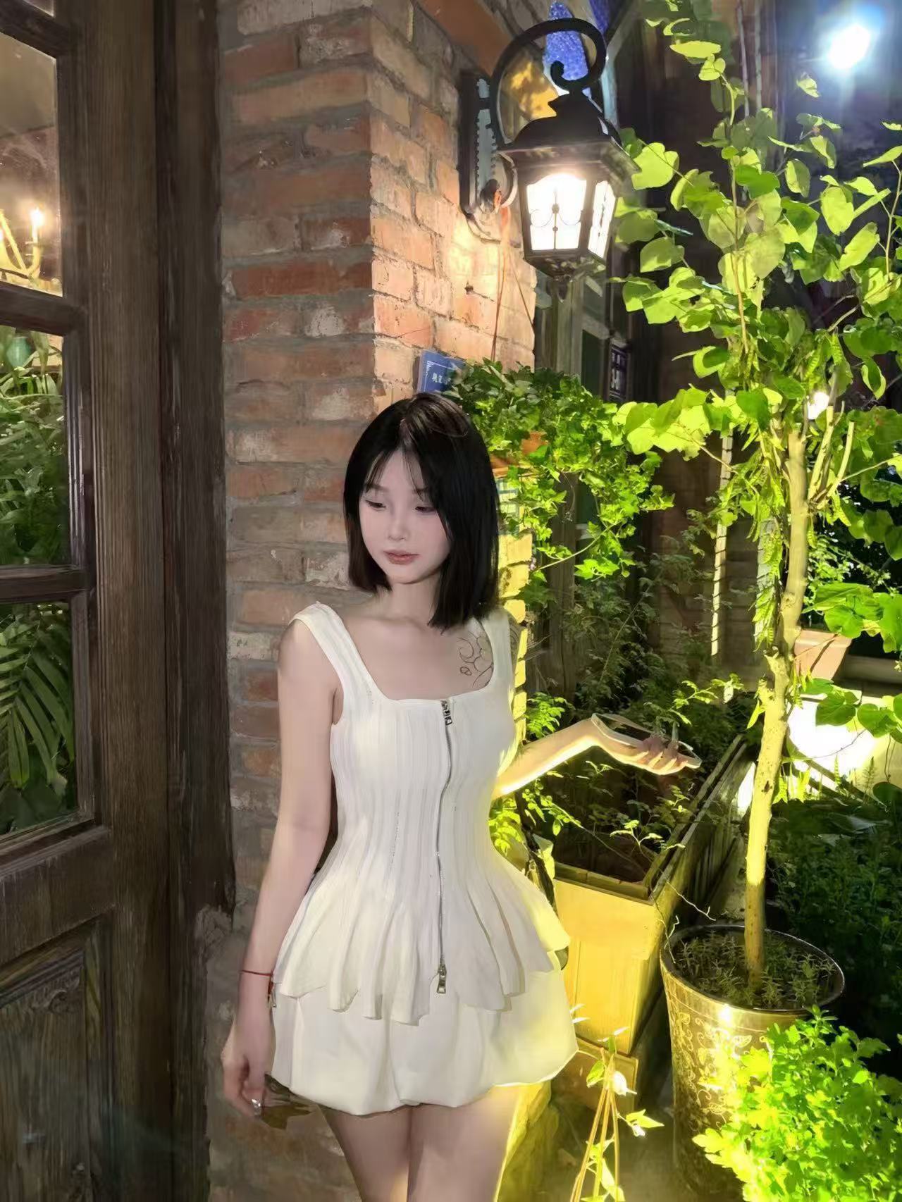 雨花白嫩娇俏含妹