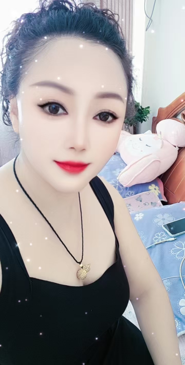 红山区风情泄火少妇