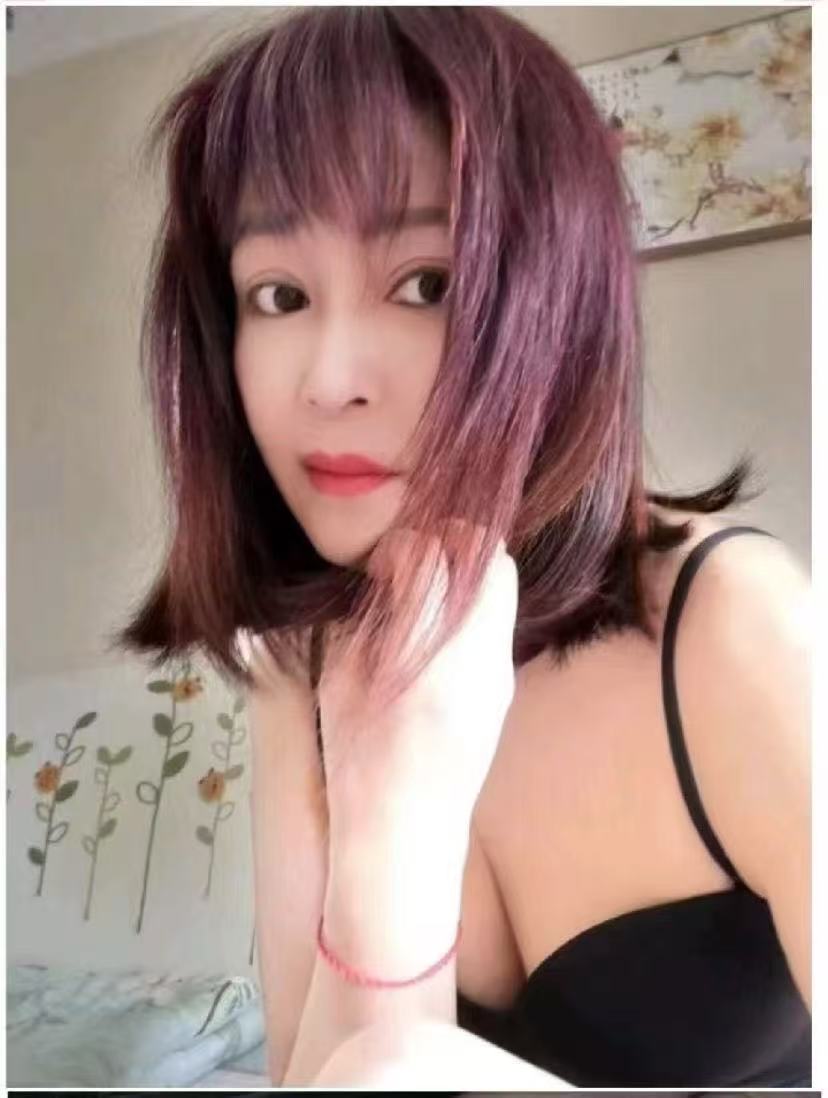 锦江美艳少妇沐雨