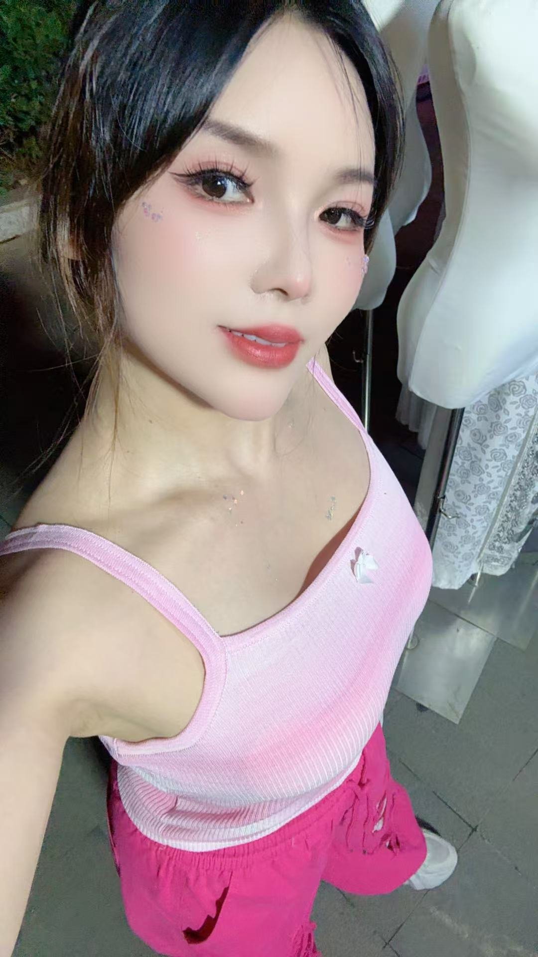 荔湾西村服务控依依