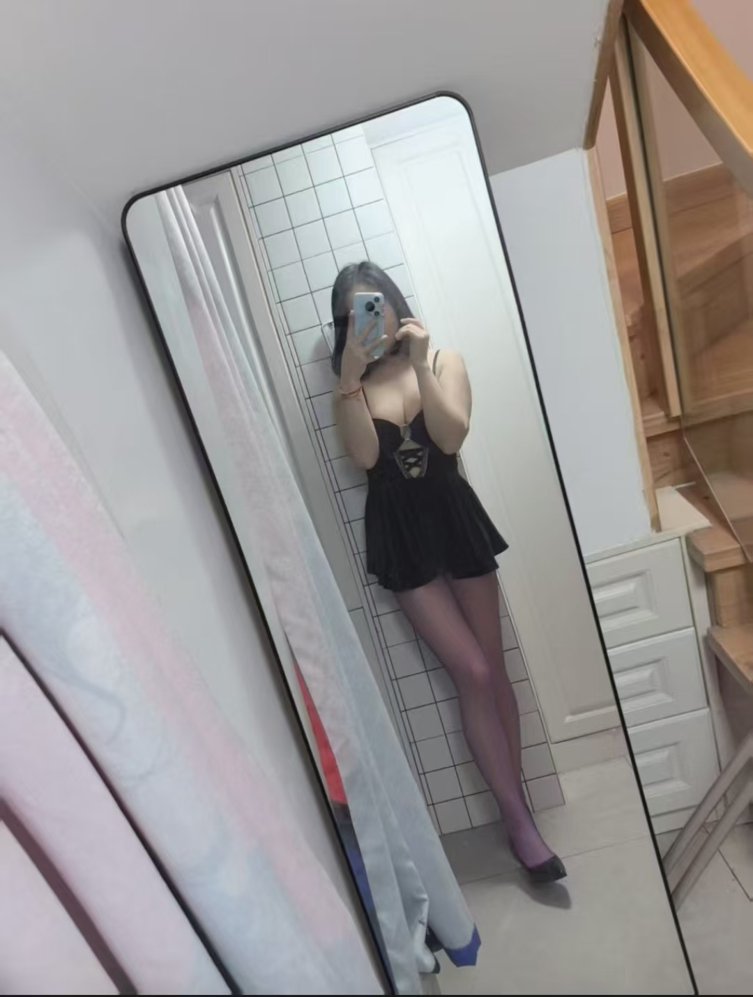 美艳丝足中项小姐姐