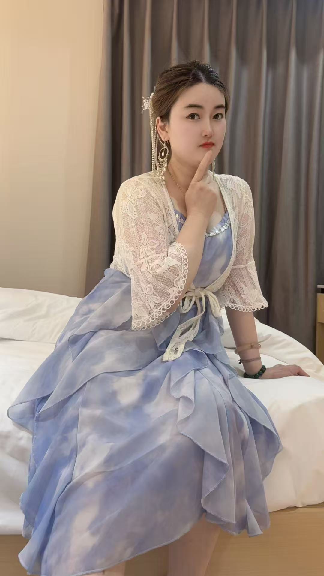 亭湖小玉前凸后翘，配合，吹拉弹唱样样精通