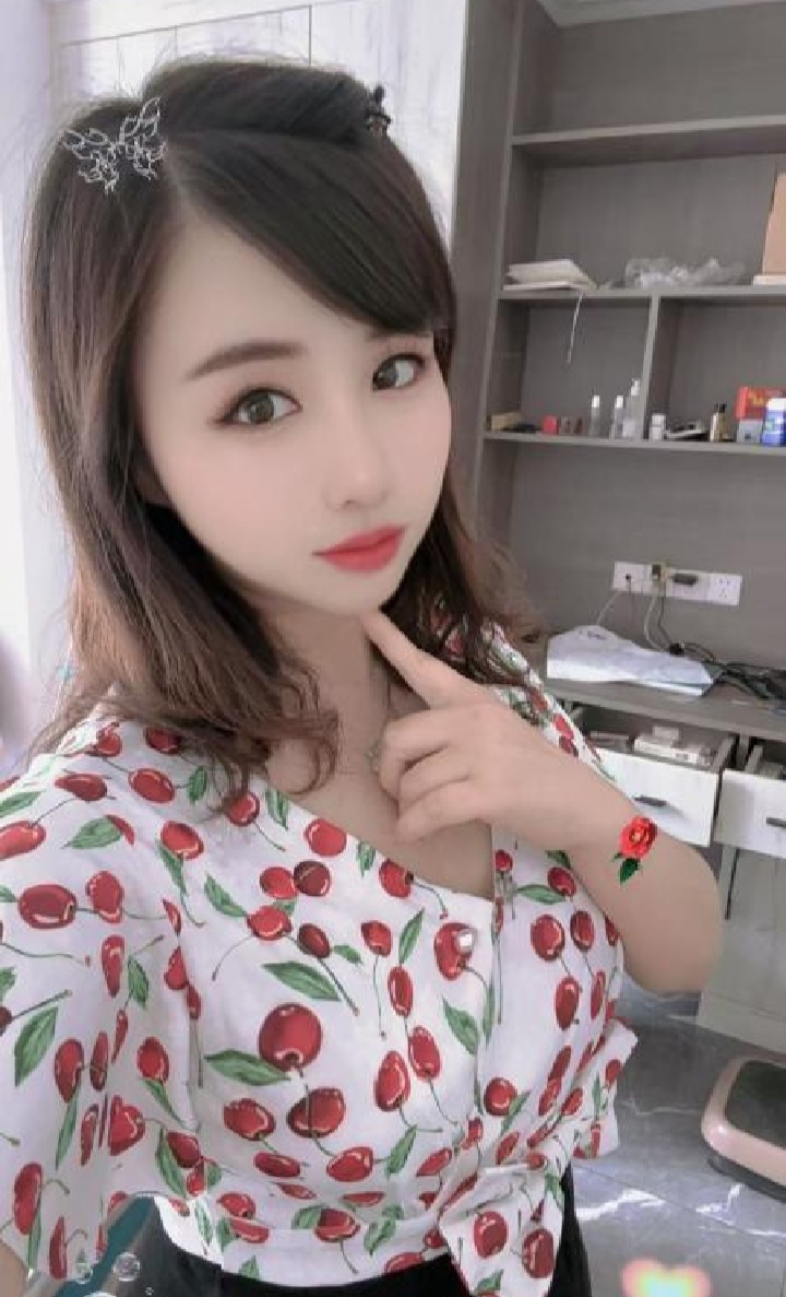 大学城丰满热辣小少妇