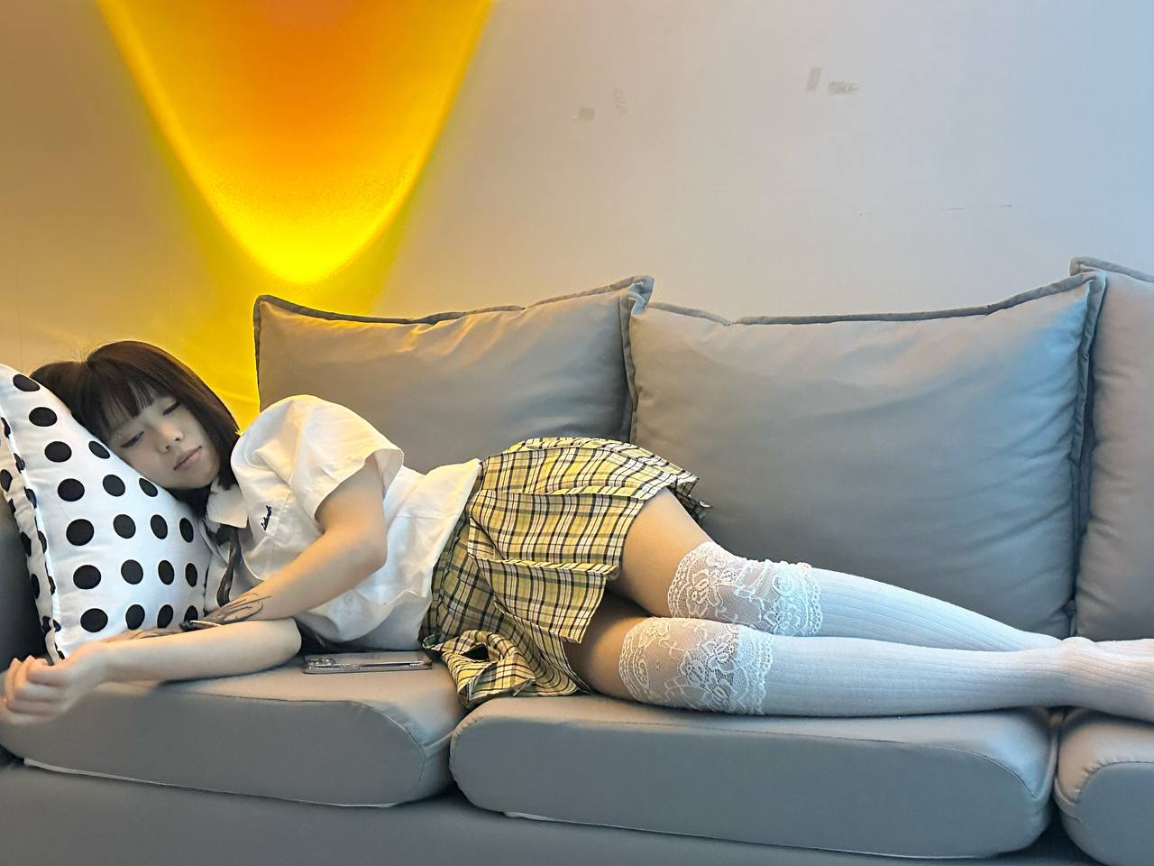 spa可蛇吻的嫩妹小倩