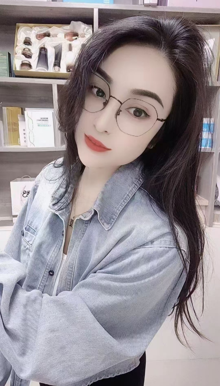 晋江眼镜美御姐敏敏