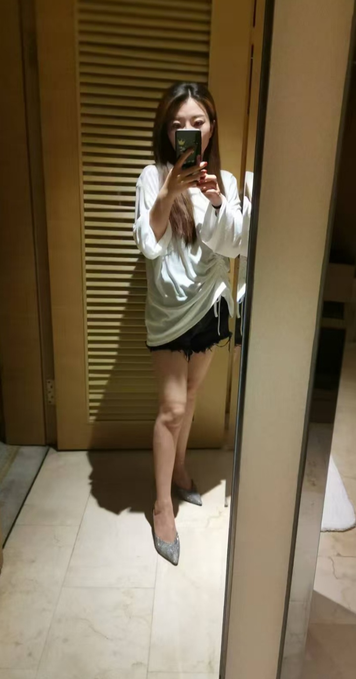 颍州区美腿御姐暖暖