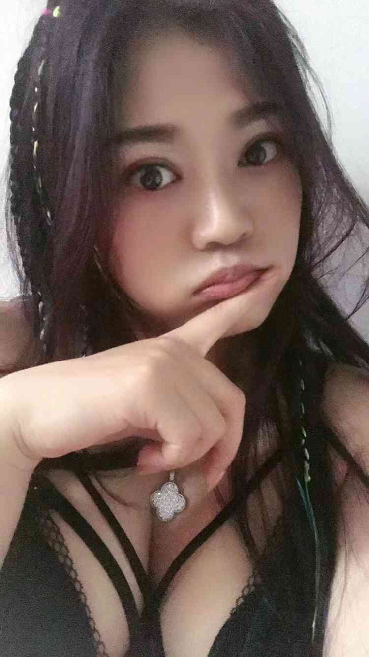 个人丰满型小姐姐