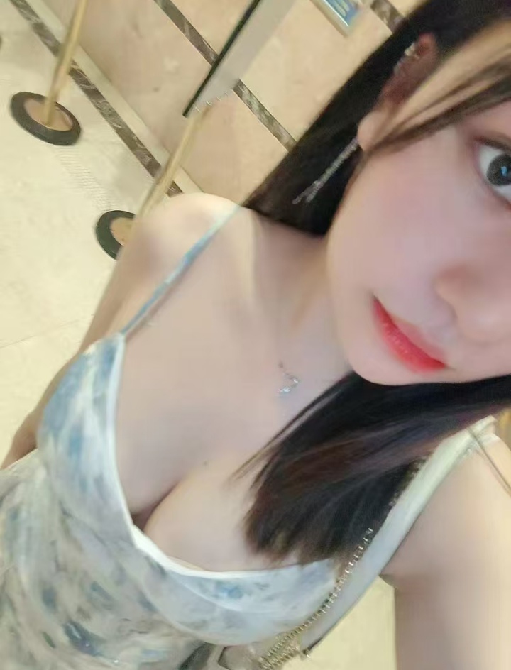 白嫩美乳萌妹妍妍