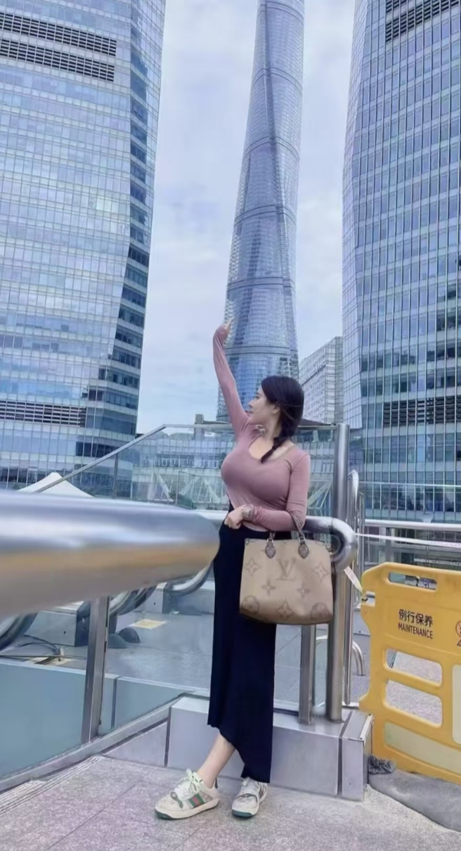 超性感大白兔辣妹