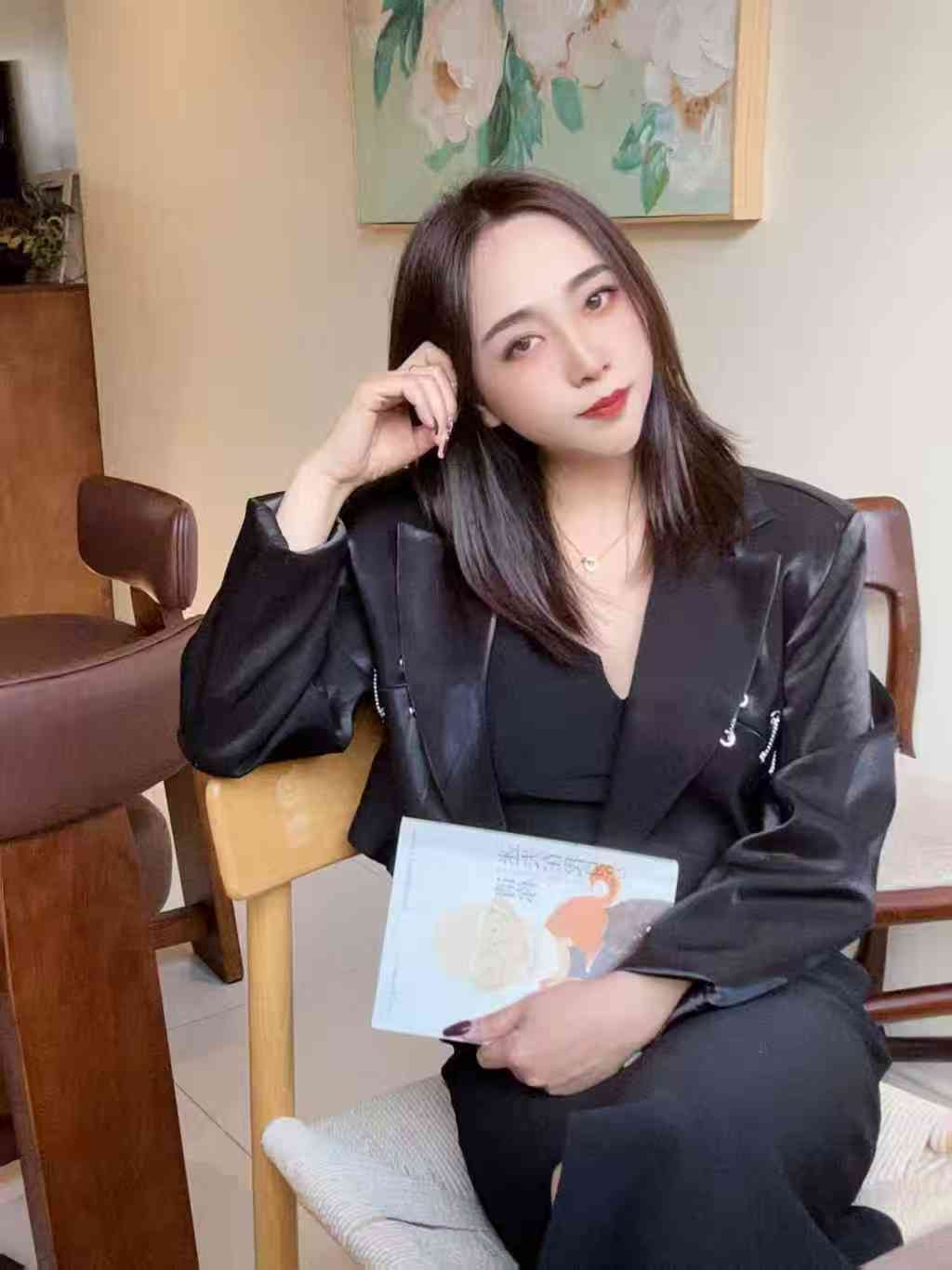 丰润美艳小御姐乐乐