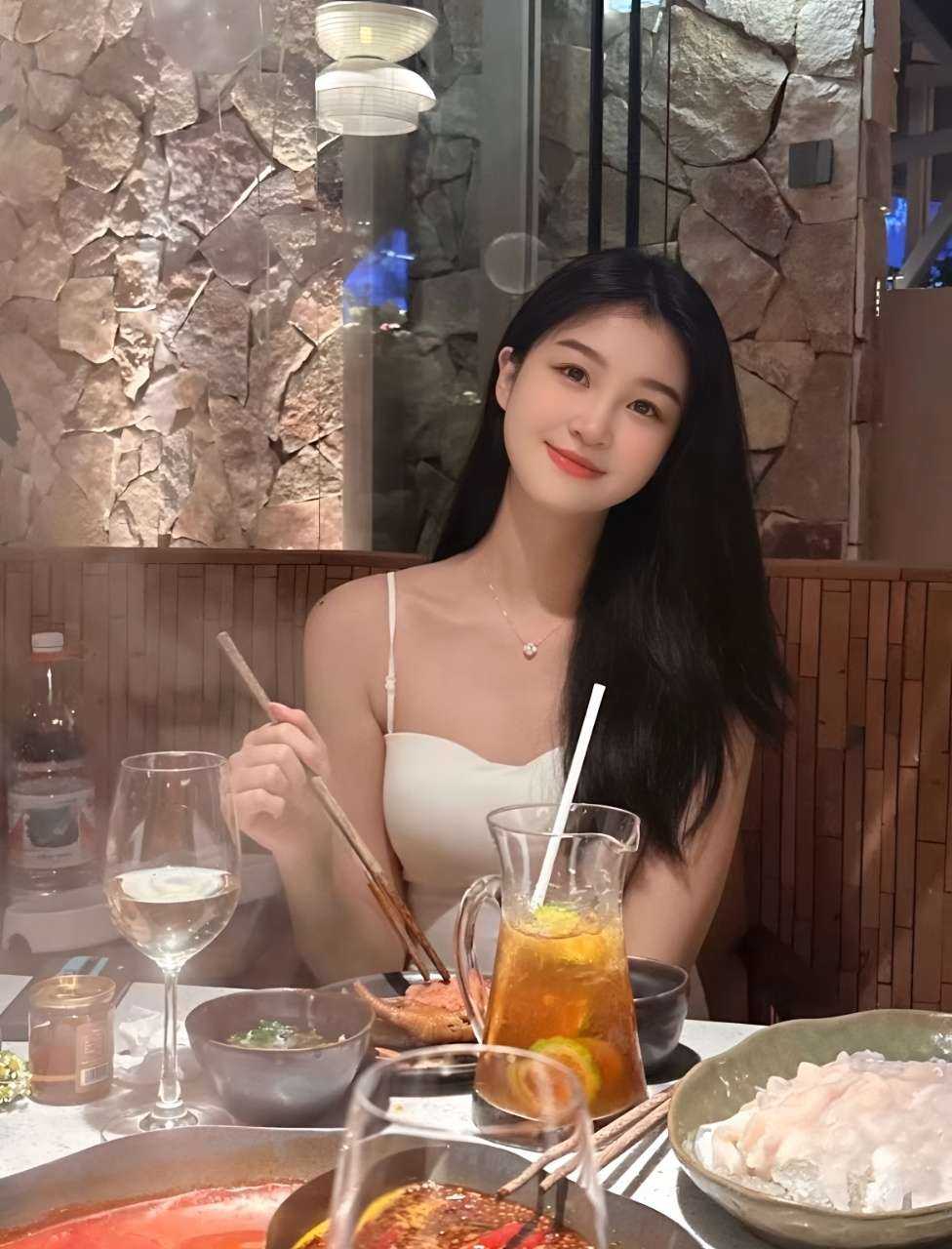 同城约会 自带公寓 见人付款