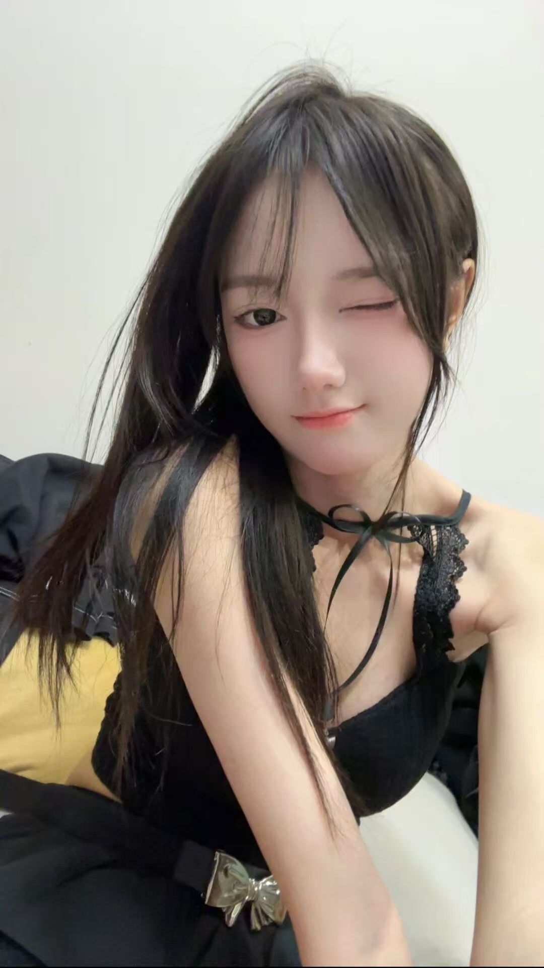 观山湖白嫩甜妹小雨