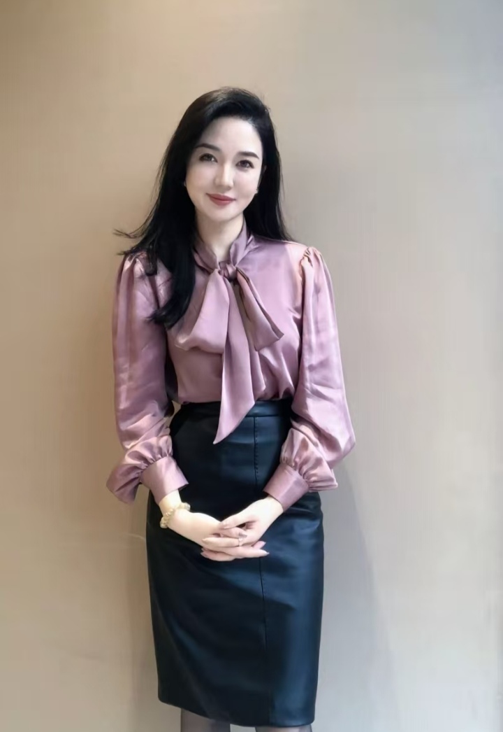 裕华丰润气质美少妇