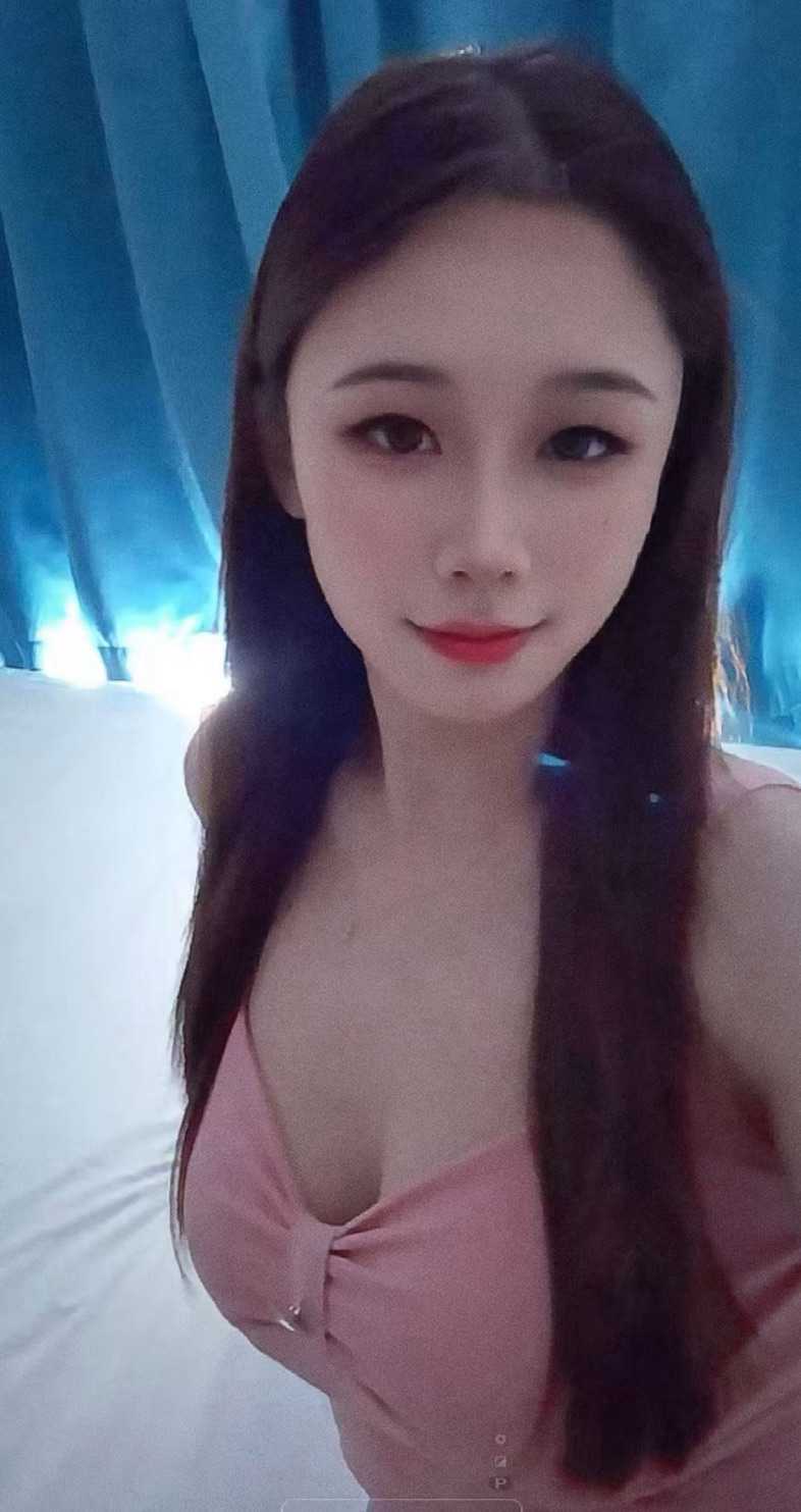 极品兼职嫩妞小美