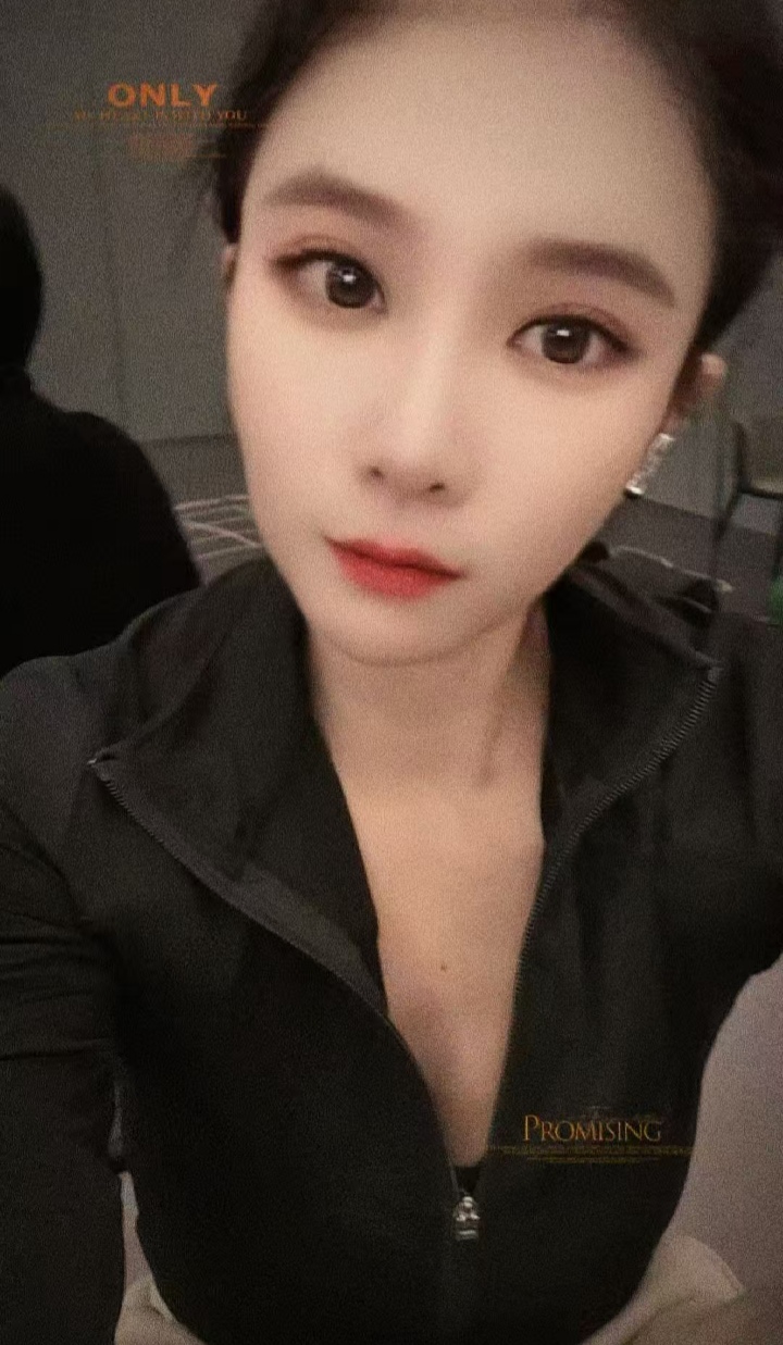 美艳轻熟女饼干老师