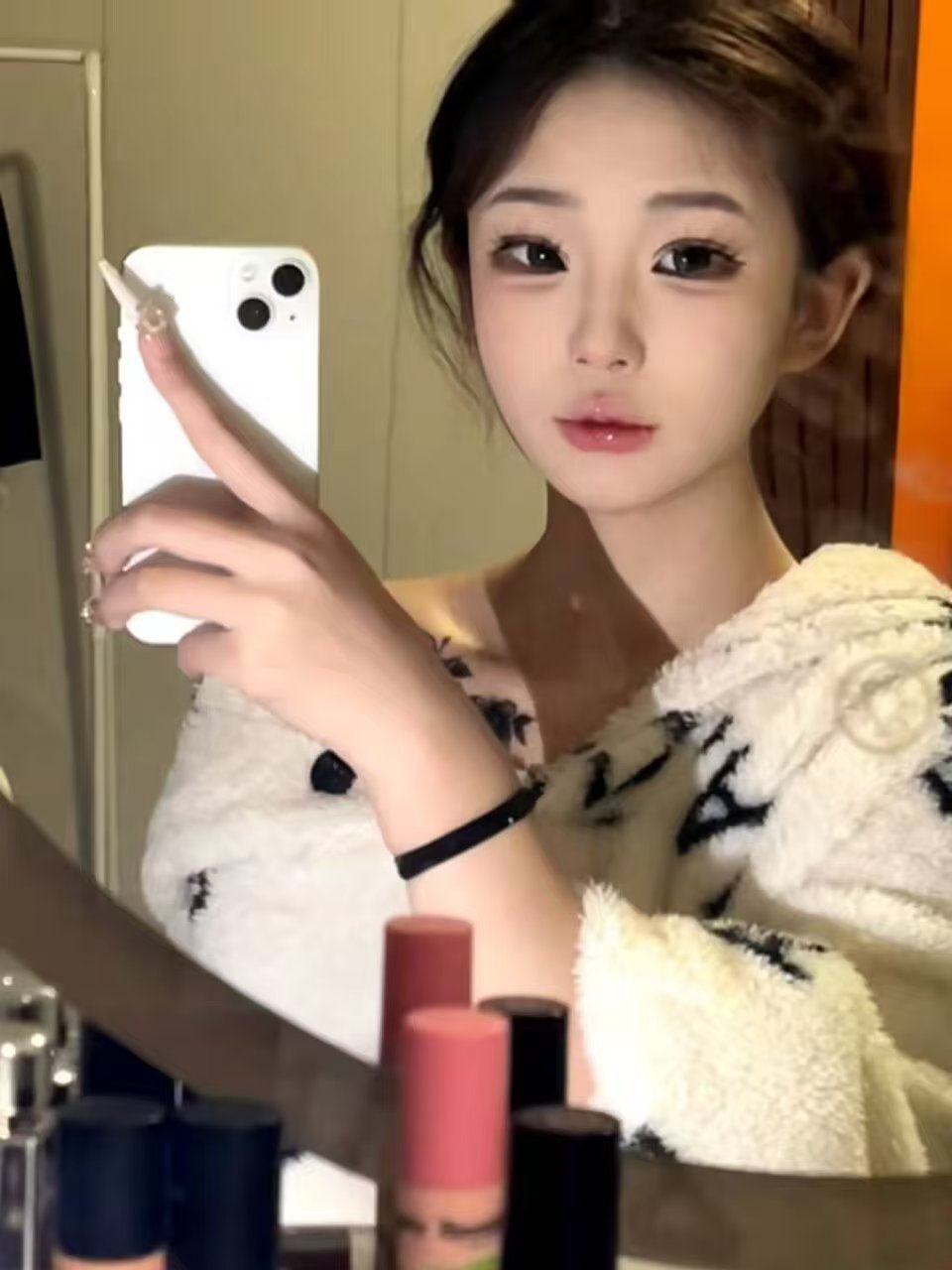 水汪汪的小妹妹，价格美丽