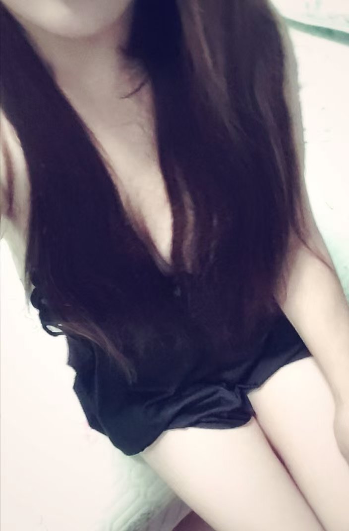 前凸后翘的身材,迷死人了