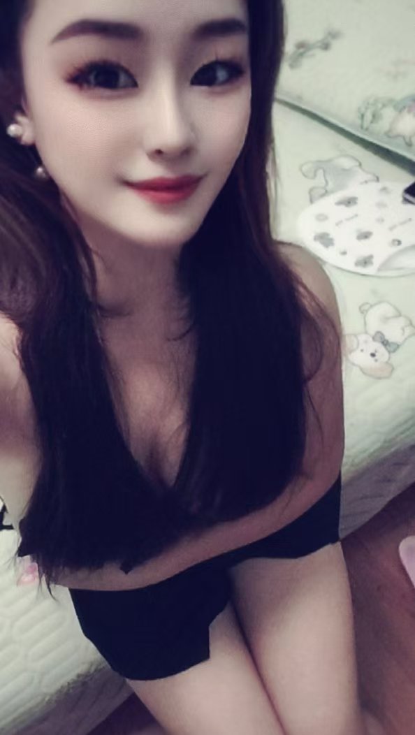 前凸后翘的身材,迷死人了