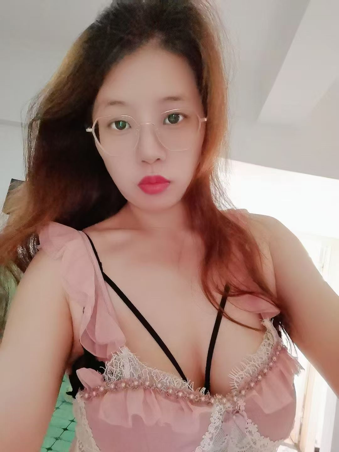 很会撩人的性感小姐姐