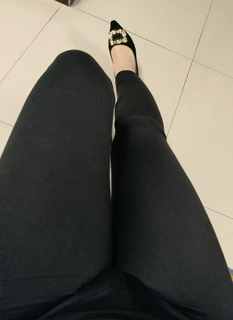 开插短裙配上黑丝太诱惑人了