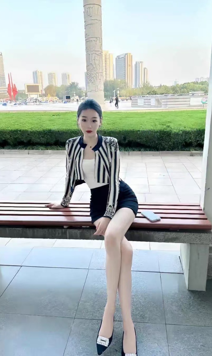 鼓楼美腿辣妹蜜儿