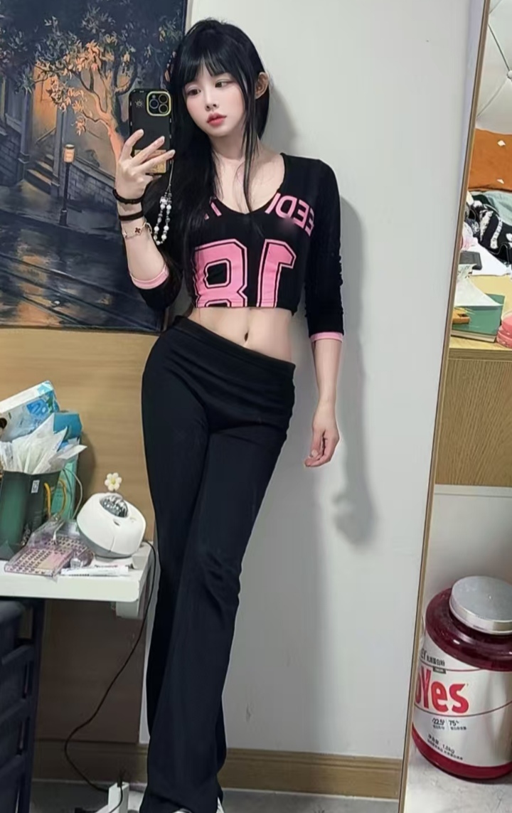 马甲线甜妹小团团