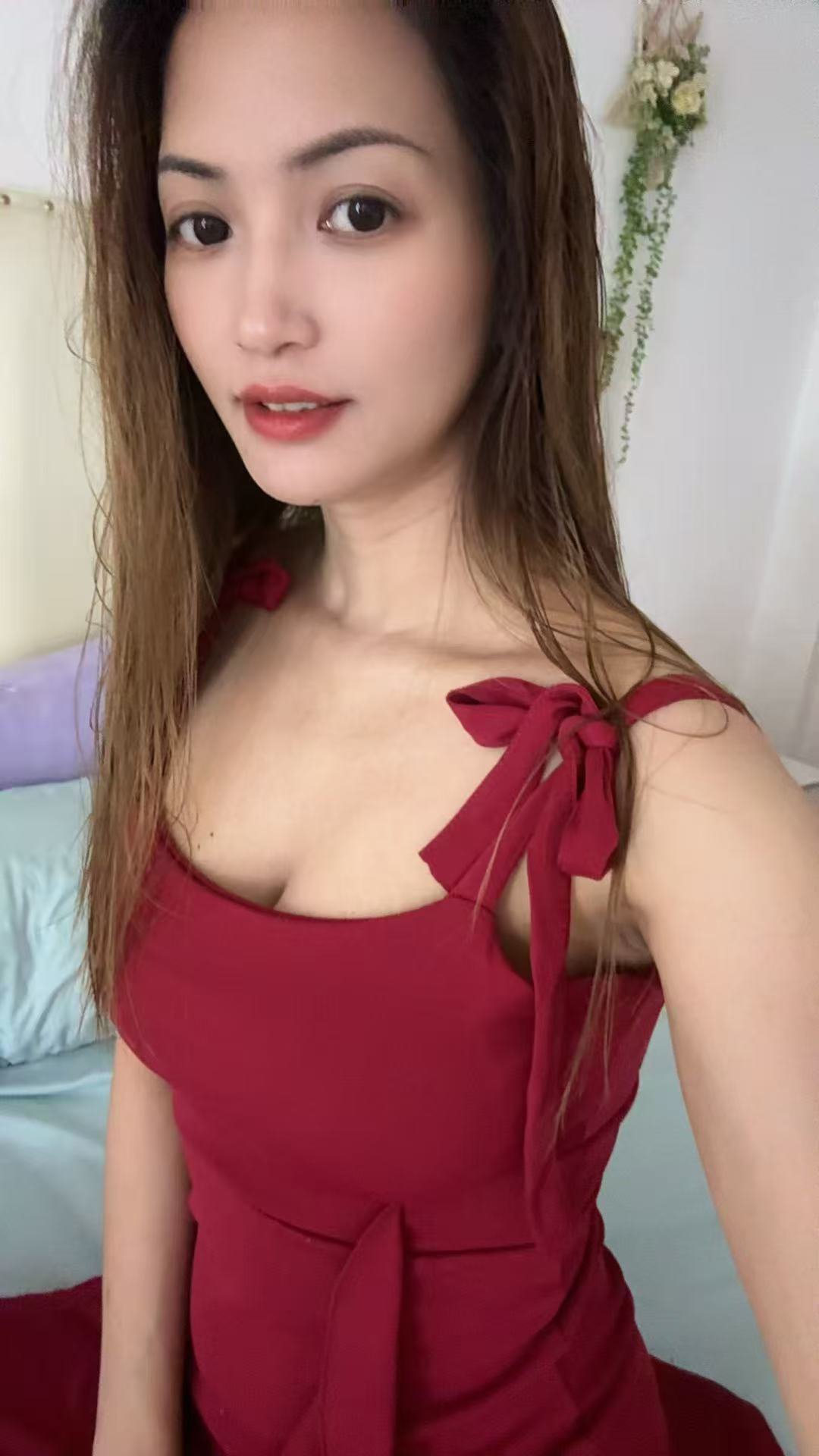 佛山禅城 亚艺公园地铁站d口 大波 伊娜