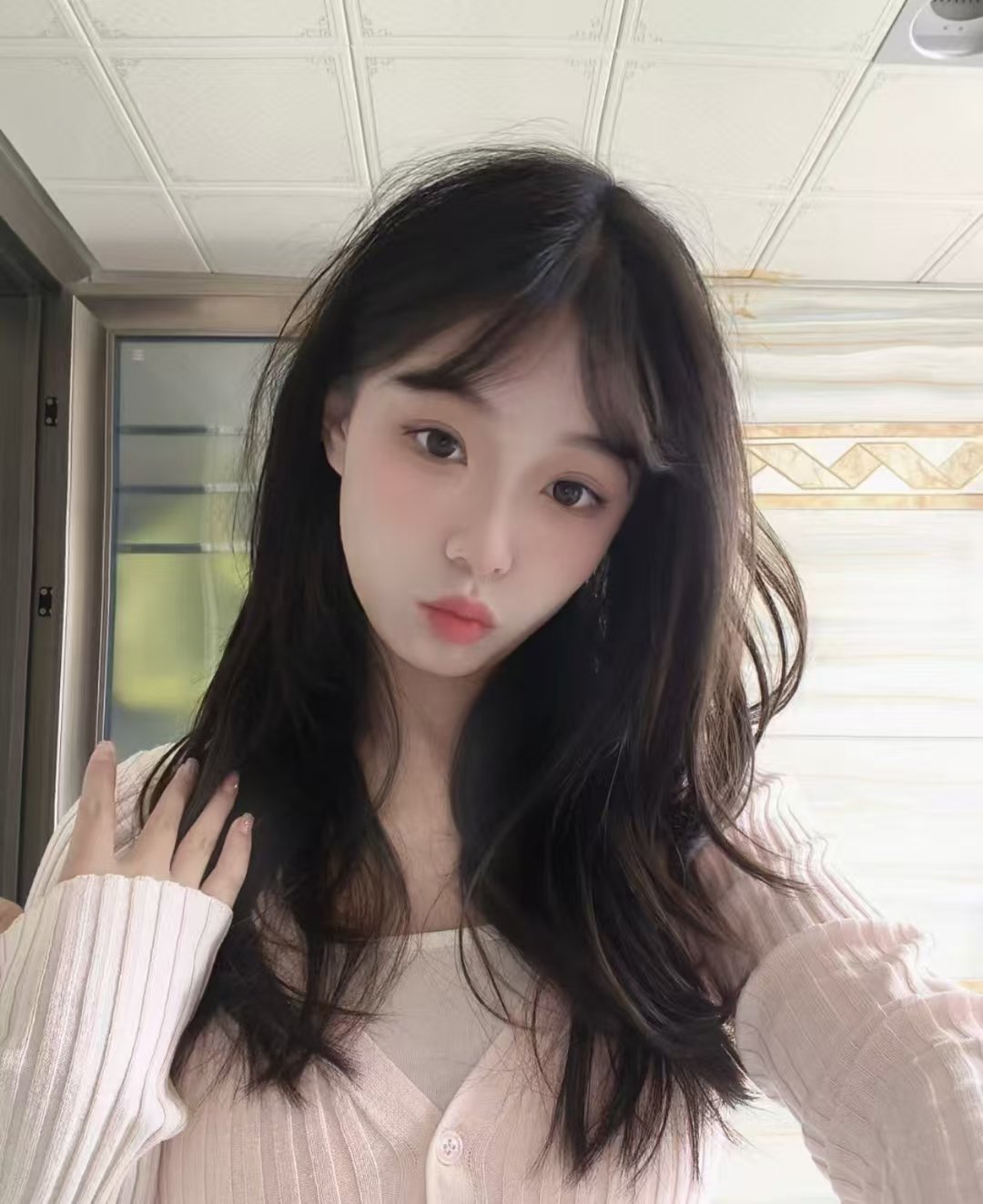 白嫩丰润小女友鱼鱼