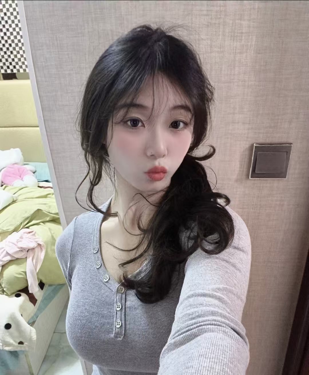 白嫩丰润小女友鱼鱼