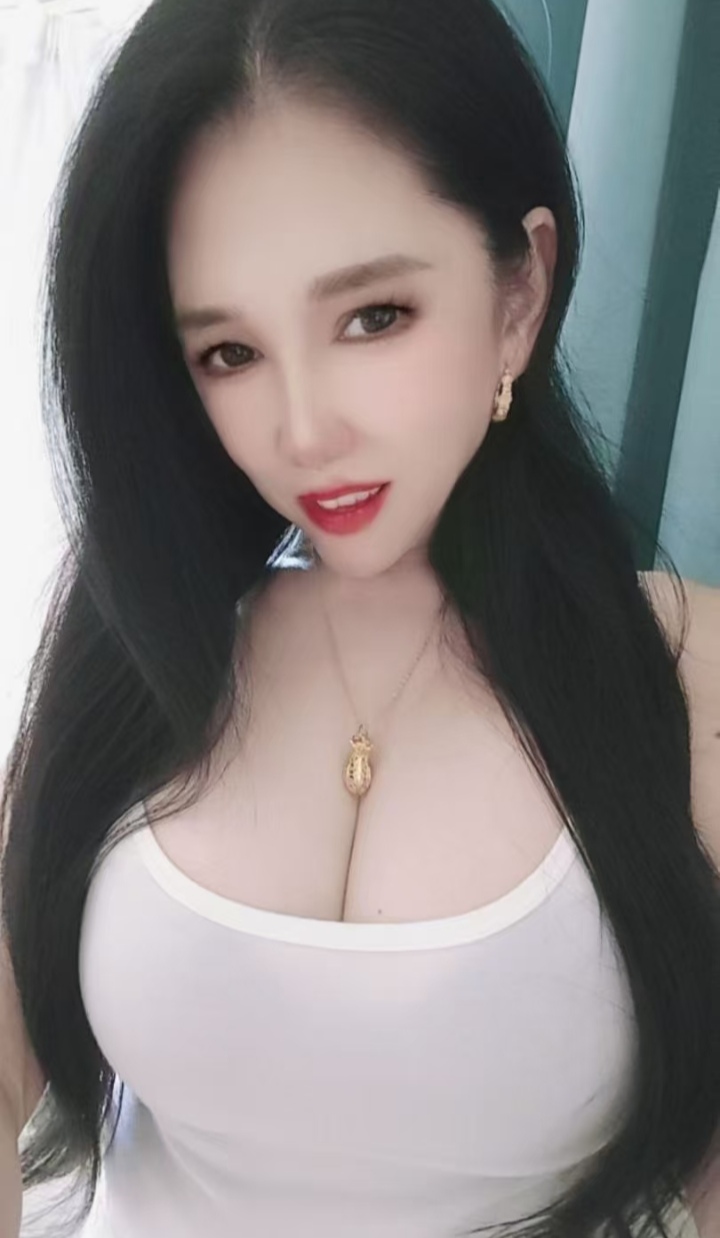 新吴爆乳欲女依依