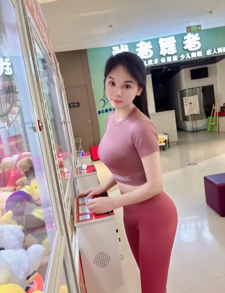 丰满情趣辣妹点点