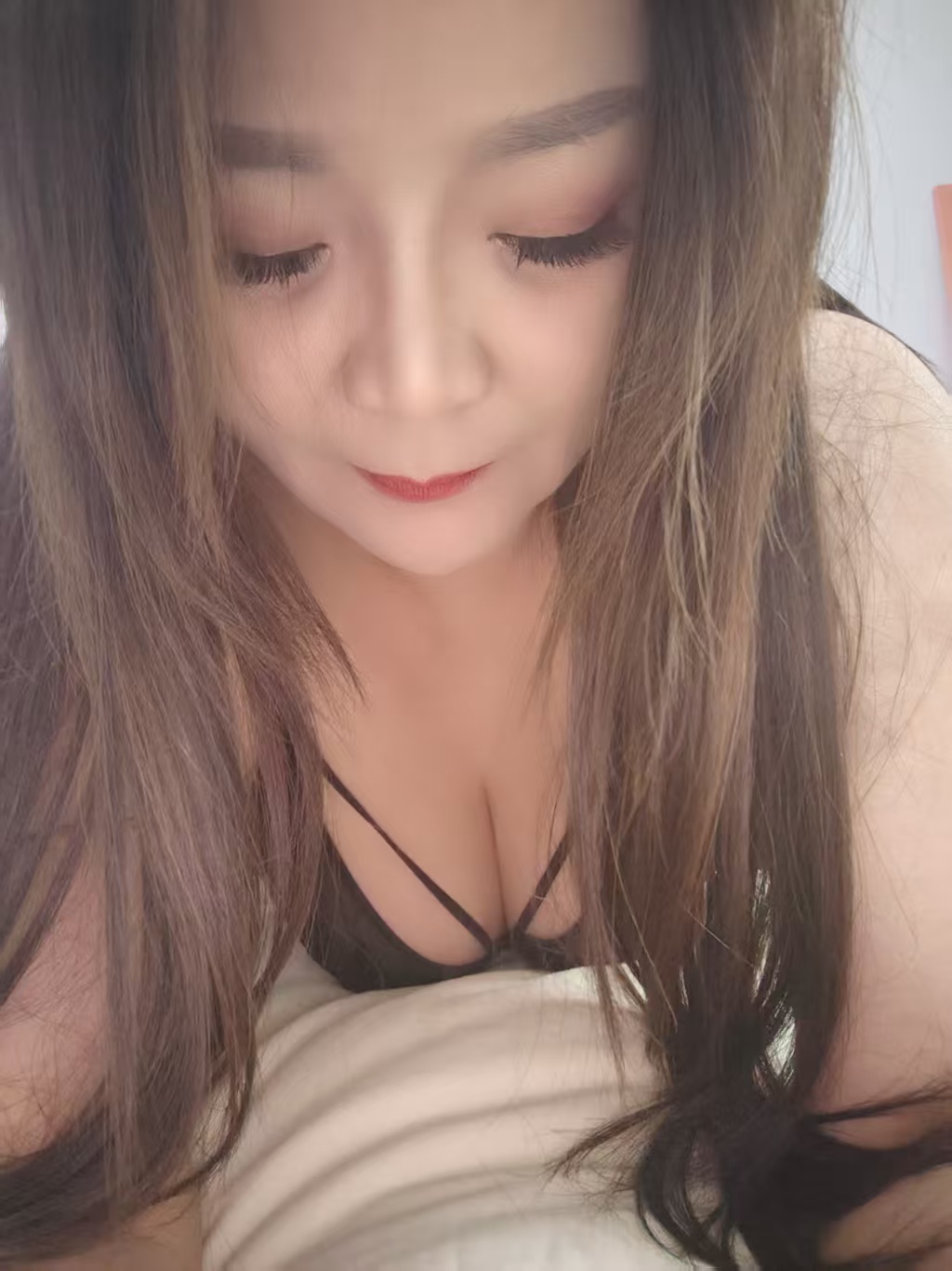 实惠服务型少妇