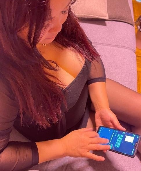 实惠服务型少妇