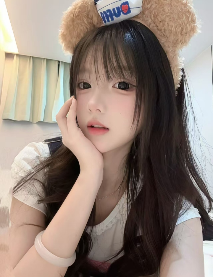 白嫩萝莉萌妹siri