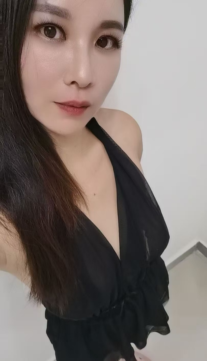 美艳轻熟女饼干