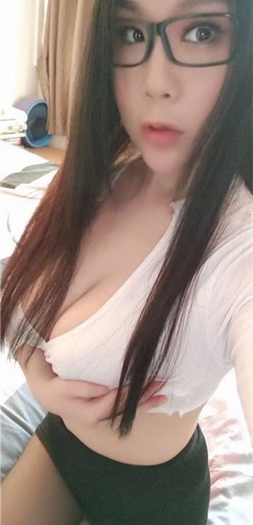 虹口美乳眼镜妞瑶瑶