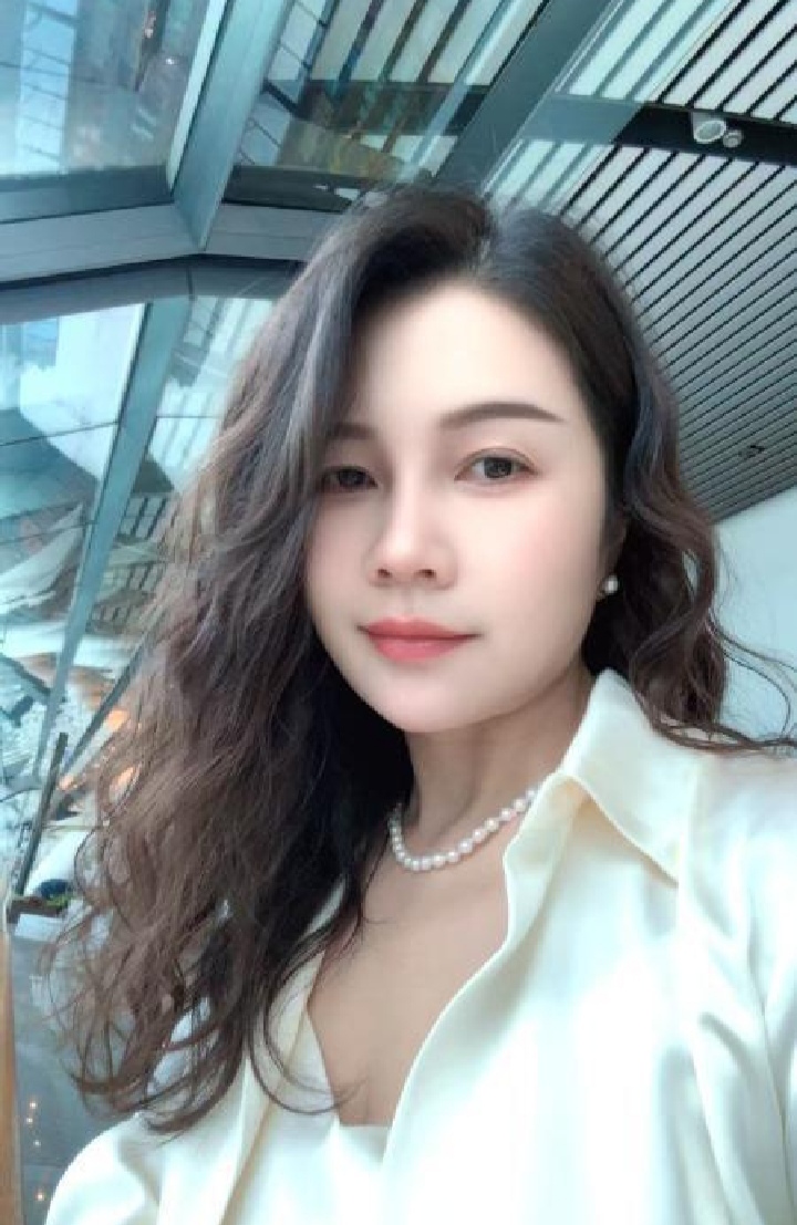 韵味轻熟女木棉花