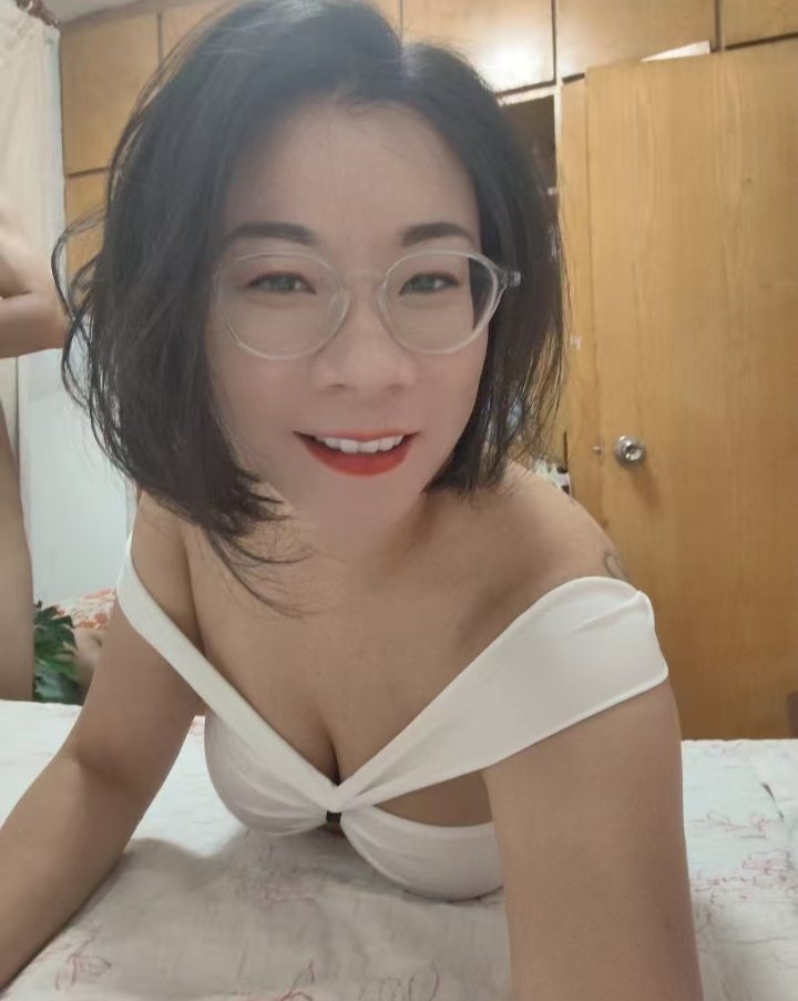 五塘欲望眼镜少妇