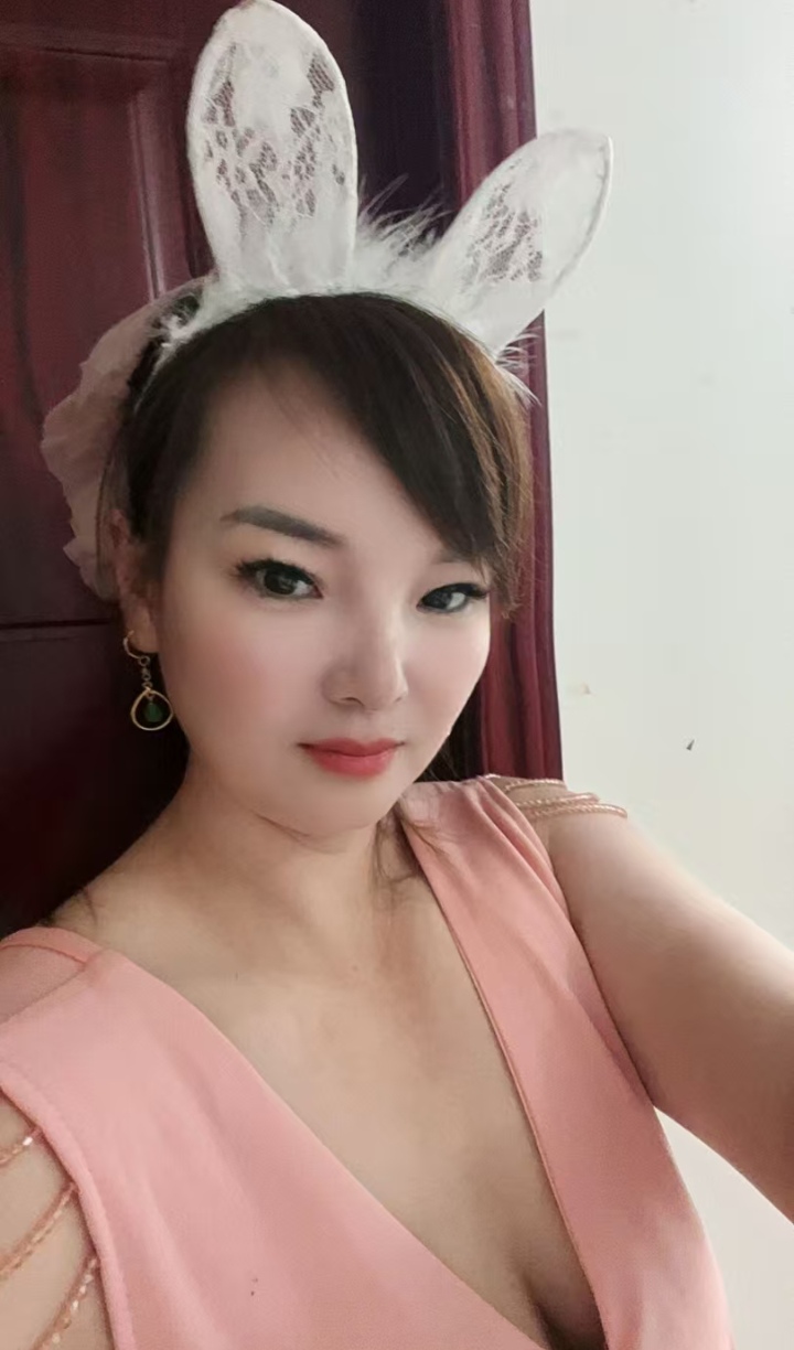 丰满服务系少妇艾瑞