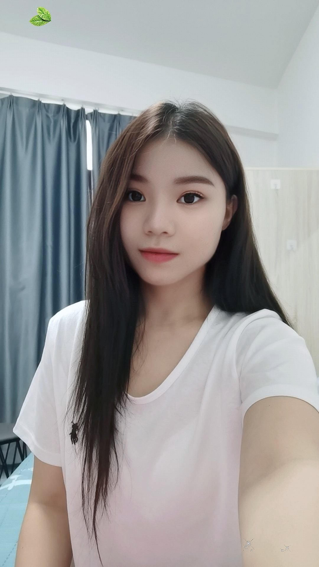 黄埔紫韵 大长腿，娇小可爱，很是卡哇伊，真人和照片一样